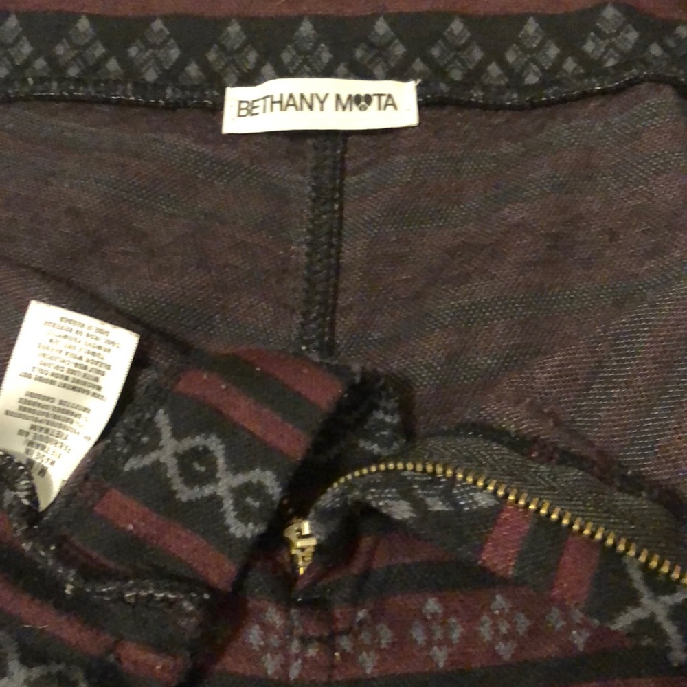 Shorts. - Picture 3 of 3